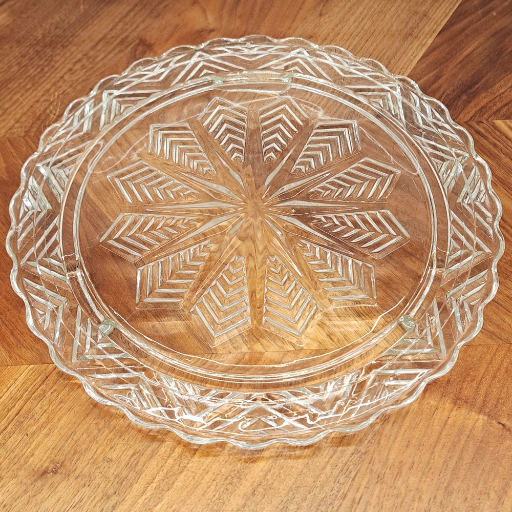 ❄️😍 Vintage Federal Glass "Snowflake" or "Starburst" pattern footed cake plate